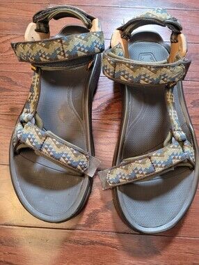 TEVA Men's Outdoor Adjustable Strappy Sandals in Olive & Tan.  Size 12